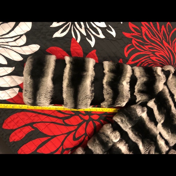 Chinchilla Coat - Picture 8 of 10